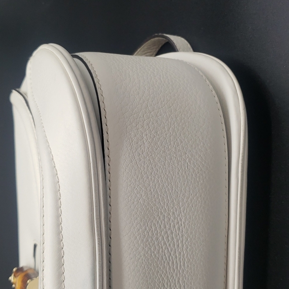 GUCCI BAG SIZE 12X8 COLOR WHITE LEATHER with gold hardware AND LEATHER STRAPS - Picture 15 of 16